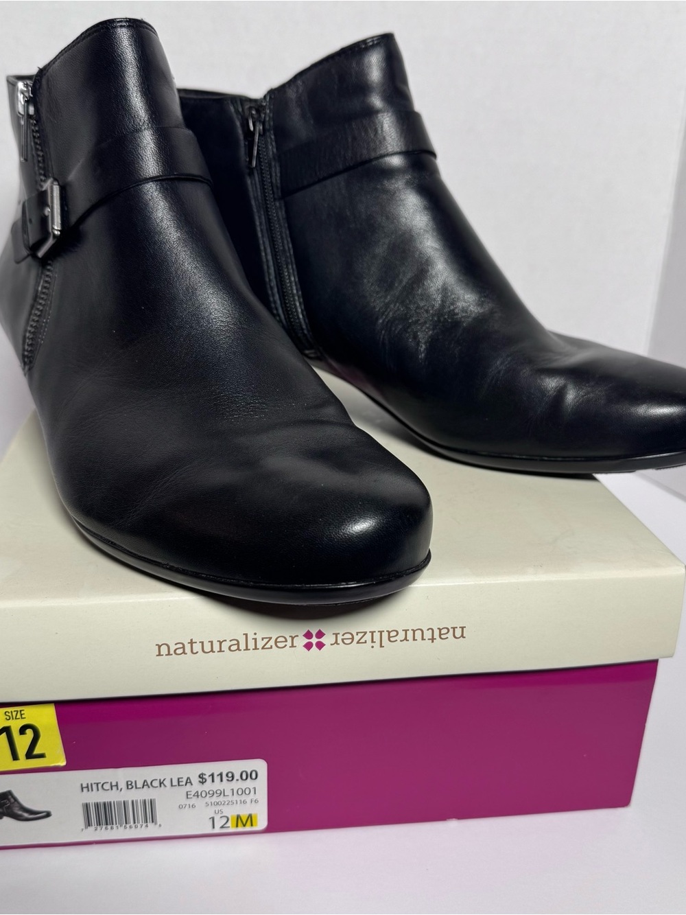 Naturalizer Black Leather Ankle Booties with Buckle Detail SZ 12